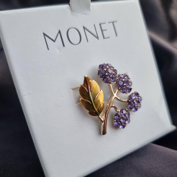Vintage MONET Signed Purple Violet Rhinestones Flowers Green Leaf Brooch Pin - Picture 3 of 3